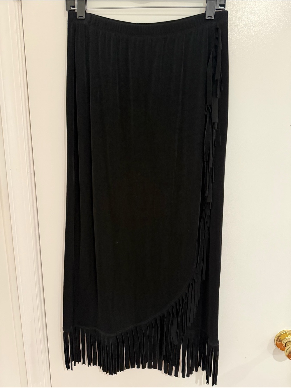Chico’s Travelers Black Fringe Midi Skirt Sz 1 Wrap Wrinkle Boho Hippie Grunge